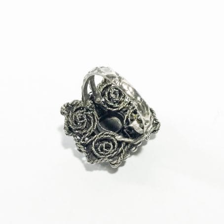 Victorian silver ring with garnet details