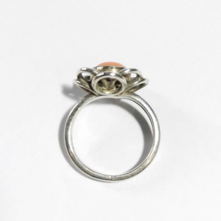 anello vintage in argento con corallo naturale dettagli