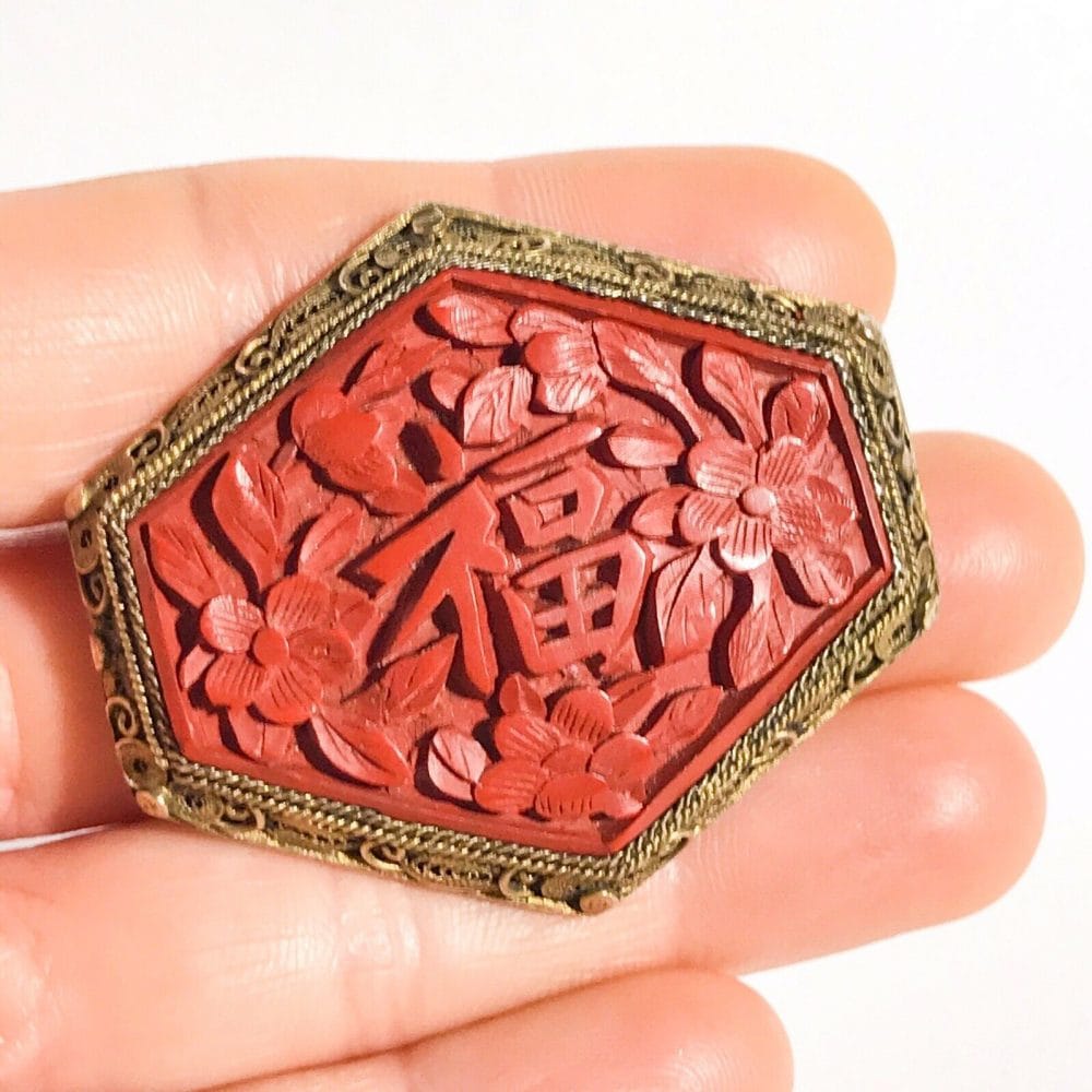 spilla cinese vintage in filigrana d’argento e lacca