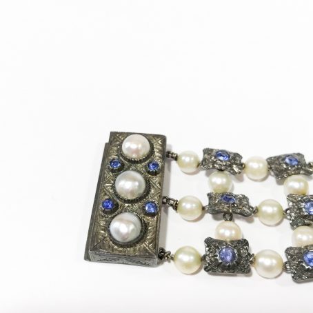dettagli bracciale liberty in argento con perle e zaffiri