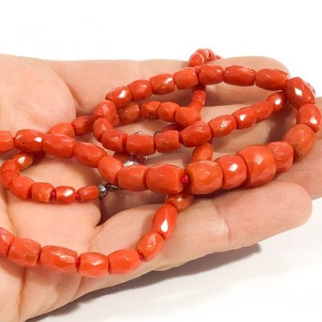 collana corallo rosso naturale sfaccettato