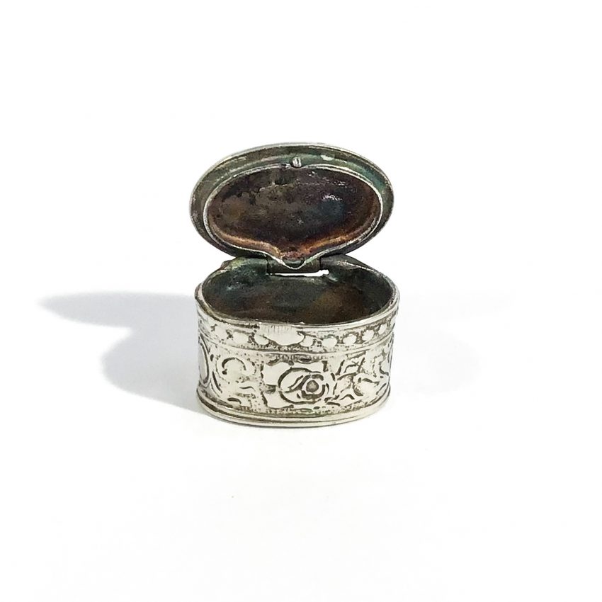 antique small silver snuff box