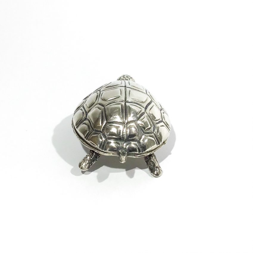 detail turtle-shaped silver art deco pill box
