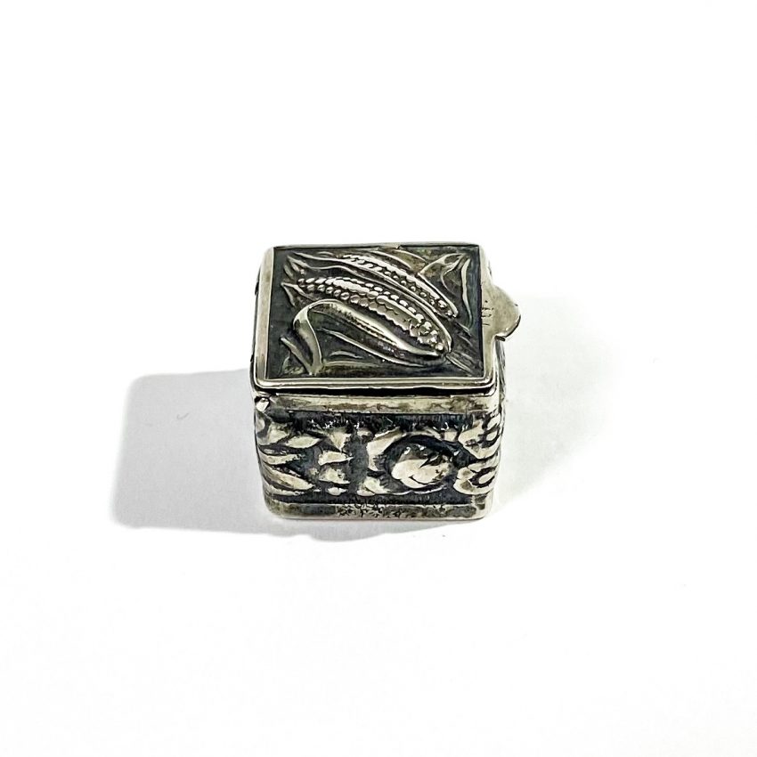 italian hallmarked solid silver miniature snuff box