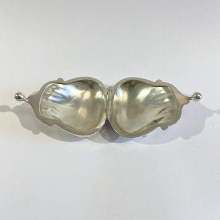 porta pillole in argento a forma di borsellino - immagine 3