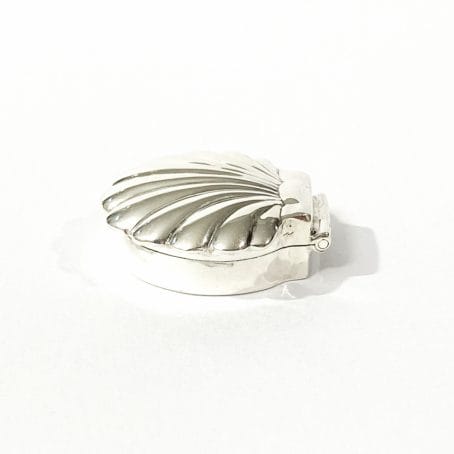 shell shape sterling silver pill box detail