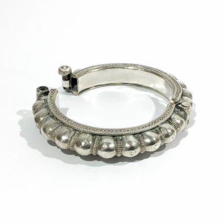 dettagli bracciale etnico vintage in argento