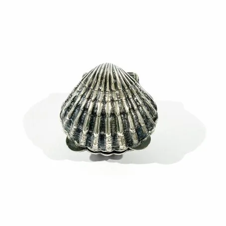 porta pillole vintage in argento a forma di conchiglia