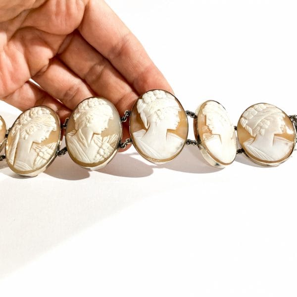bracciale d’epoca con grandi cammei | Vintage Shop Online