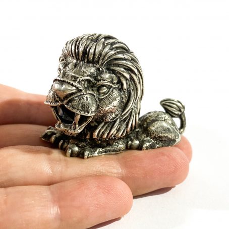 solid silver lion shape pillbox