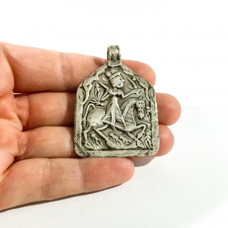 antico ciondolo amuleto induista in argento