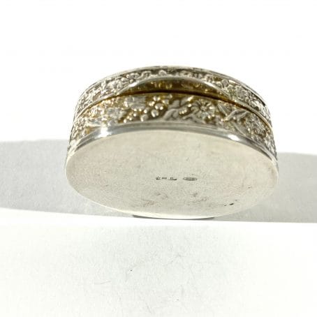 portapillole argento con decori floreali a sbalzo - immagine 8