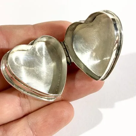 porta pillole in argento a forma di cuore - immagine 3