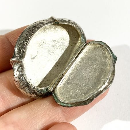 piccolo porta pillole con decori floreali - immagine 8