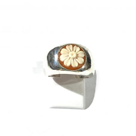 chevralier con cammeo fiore