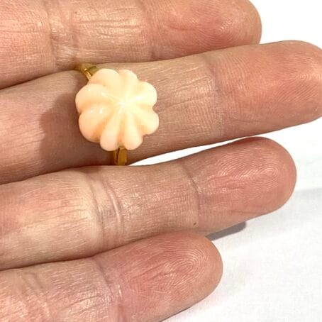 anello con cabochon corallo