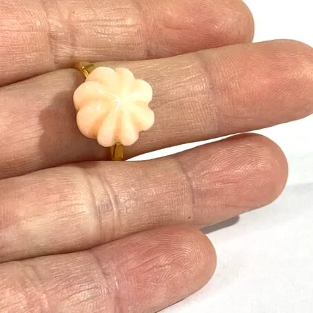 anello con cabochon corallo - immagine 2