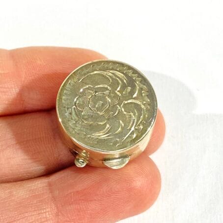 small pill holder with floral decorations - Image 2