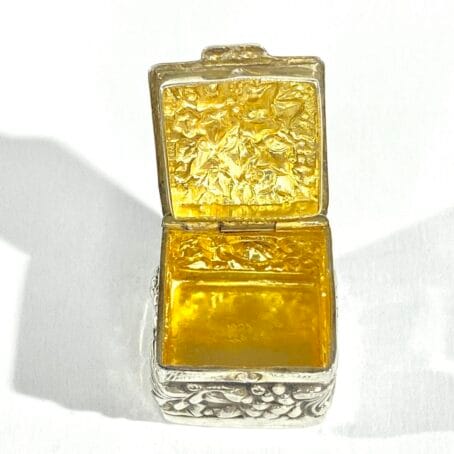 piccolo porta pillole con foglie - immagine 3