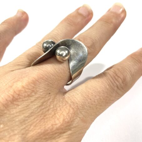Vintage silver modernist ring